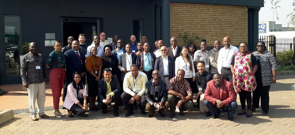 Participants in the project ‘Bridging agriculture and environment: Southern African crop wild relative regional network’. The project is funded by the Darwin Initiative of the UK Government. Credit: Barnabas W. Kapange