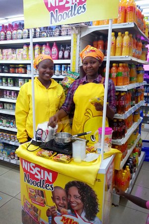 Promoting instant noodles in a Nariobi supermarket, Kenya. Credit: D.Okabayashi