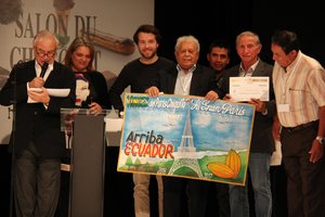Celebrating the 50 shortlisted entrants for the 2017 Edition of the International Cocoa Awards at the Salon du Chocolat. Credit: Bioversity International
