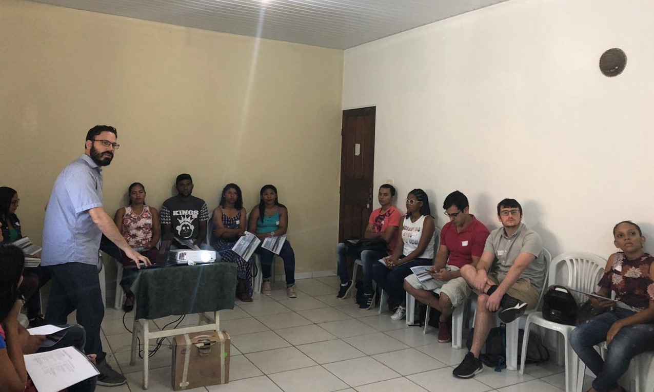Training sections with SPI interviewers in Oriximiná municipality, Pará, Brazil. Photos: Vivian Zeidemann (CIAT). 
