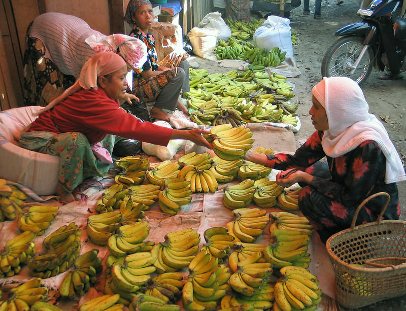 women selling bananas at a market