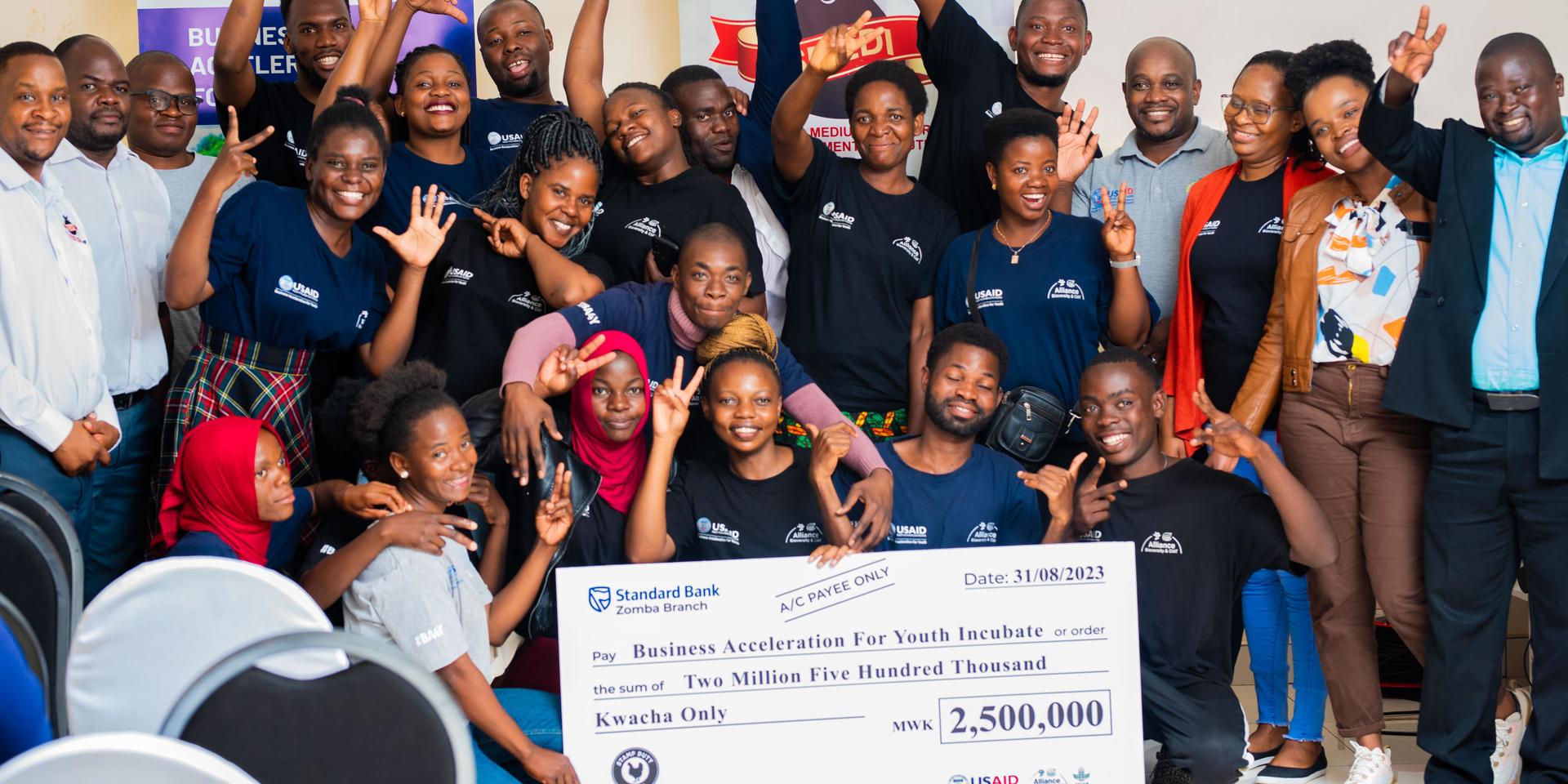 Business Acceleration for Youth Project Awards 100 Grants to Youth Entrepreneurs - Alliance Bioversity International - CIAT