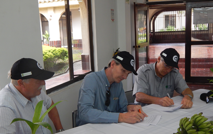 Firmado nuevo convenio Corpoica-CIAT para el desarrollo del agro colombiano