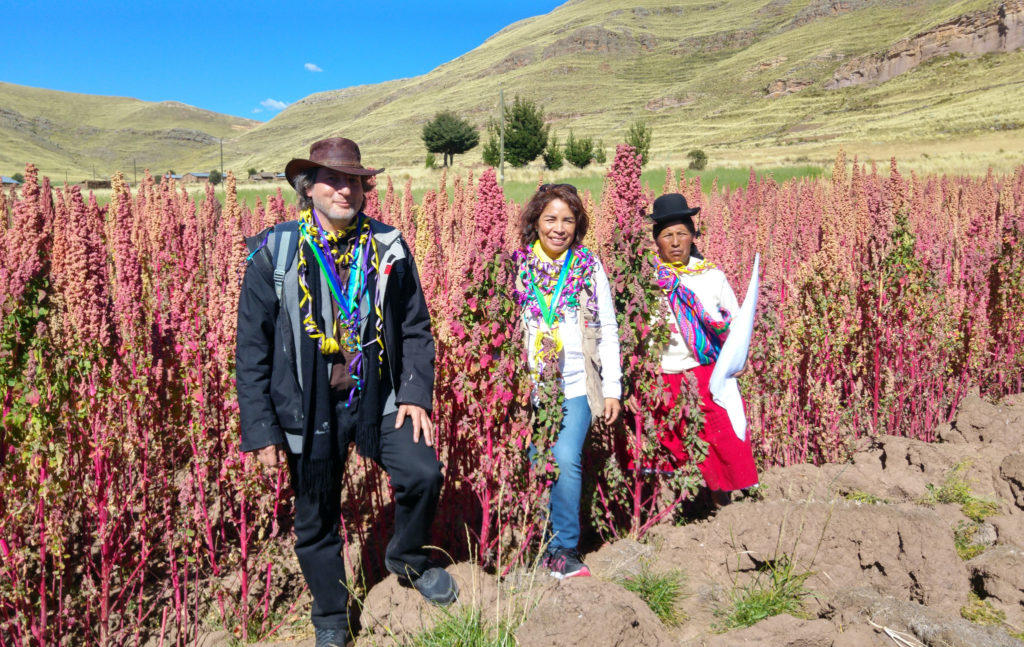 Drucker and Ramirez visit a farmer’s quinoa field. Credit: A.Drucker