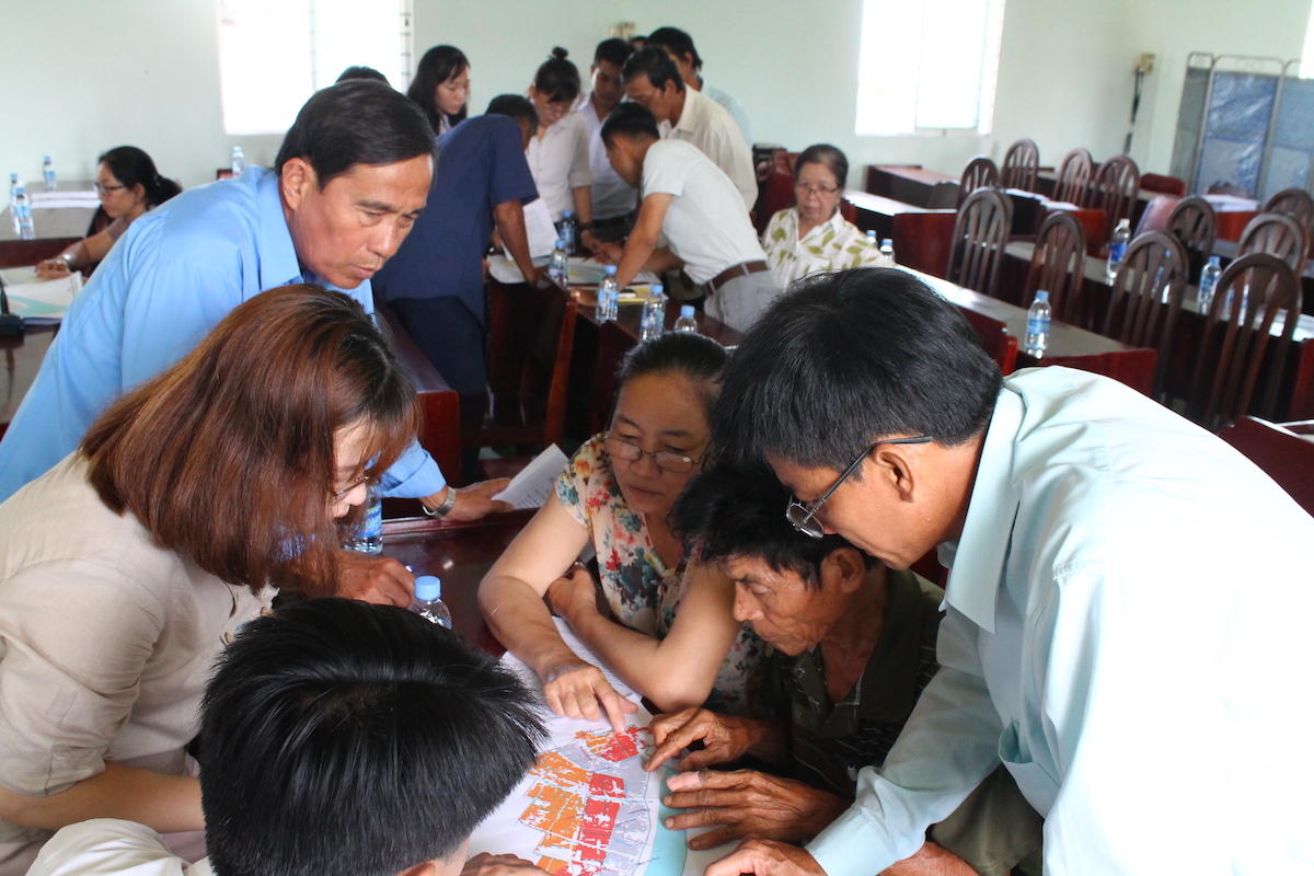Local officers from across levels (province, district and commune) and farmers of Tien Giang sit down to co-develop agro-climatic information for the Winter-Spring rice season 2020 Credit: N.Nguyen
