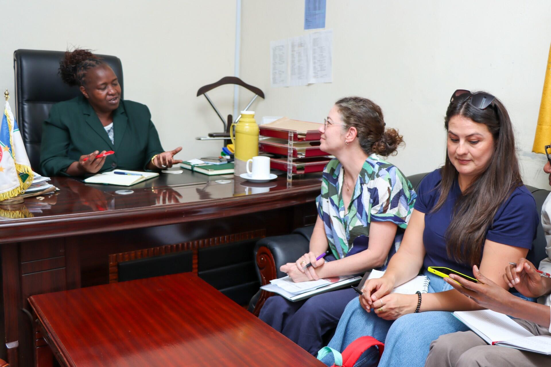 Kenyan Bean farmers embrace beneficial insects and fruit trees to combat climate change - Image 1