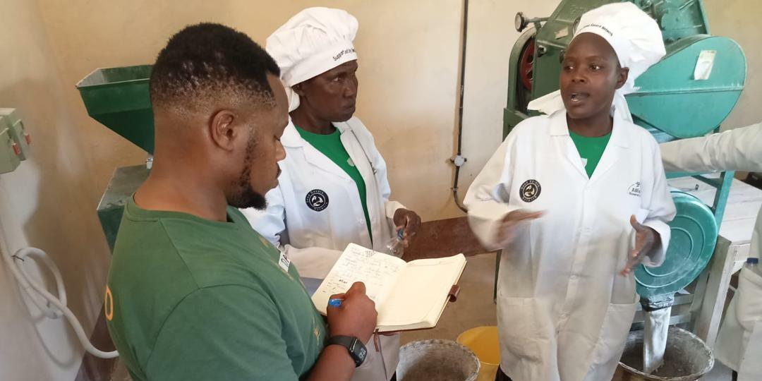 Ugandan Farmers Learn from Community Seed Banks in Western Kenya - Image 2