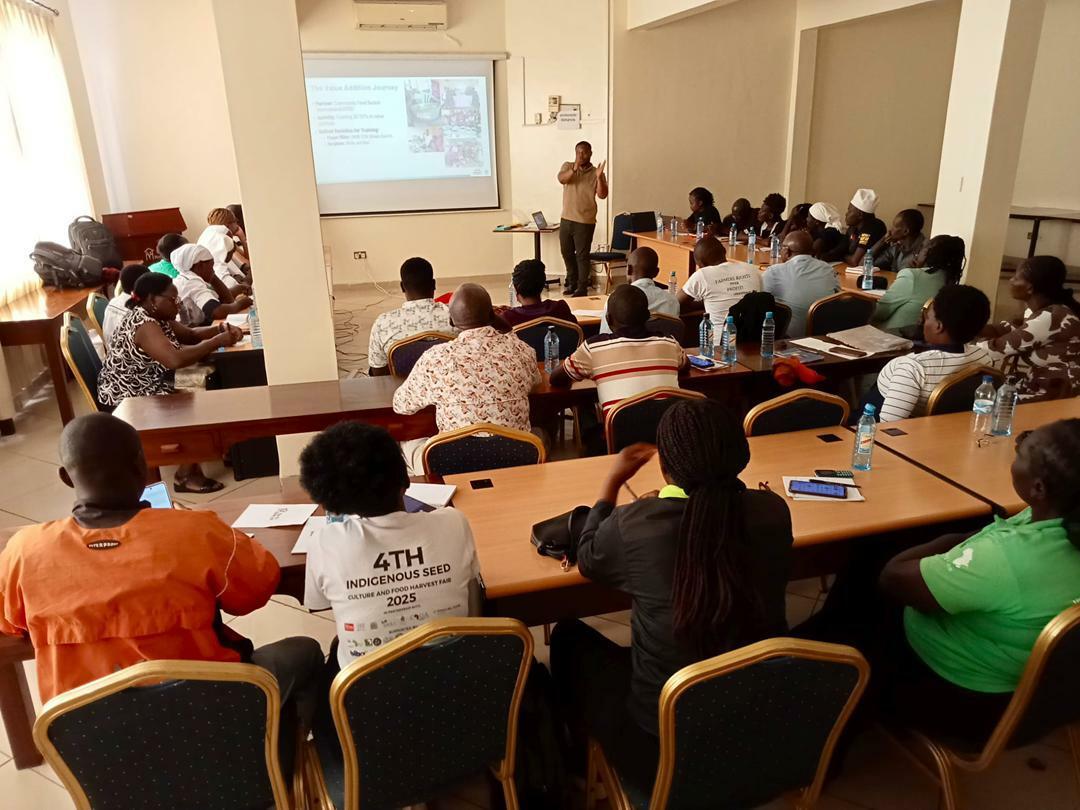 Ugandan Farmers Learn from Community Seed Banks in Western Kenya - Image 3