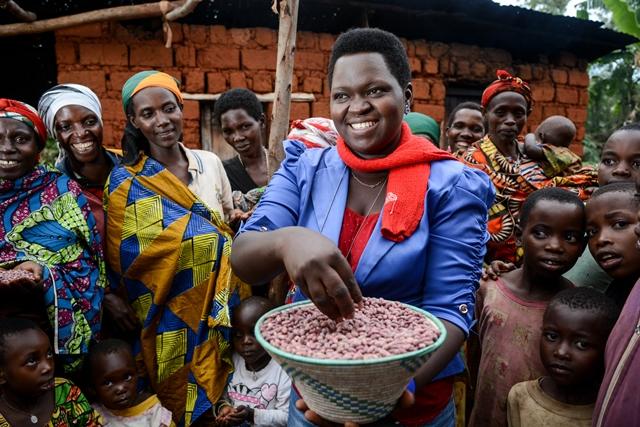 In Burundi, PABRA is working to improve women’s access to capacity building in agriculture. In 2018, the number of women who had access to training in bean production grew by 43%. Credit: CIAT/G. Smith