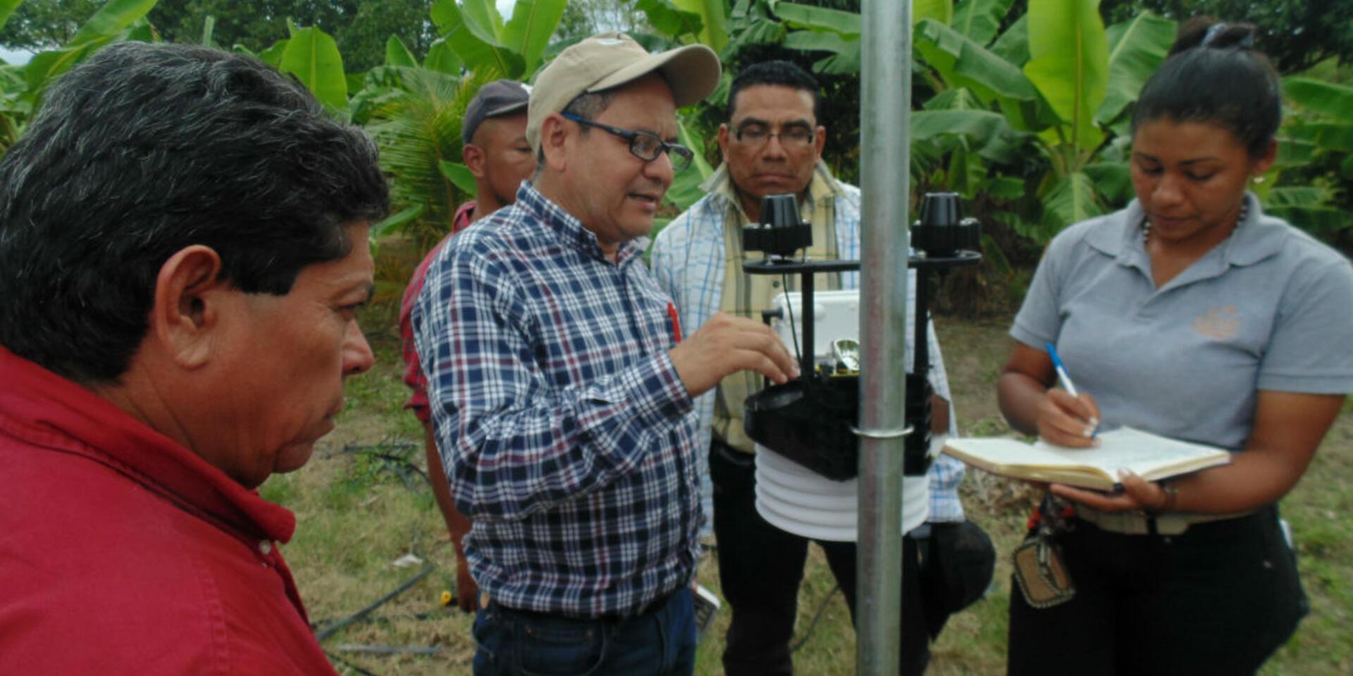 Monitoreo agroclim&aacute;tico participativo para rescatar la producci&oacute;n agr&iacute;cola del Corredor Seco centroamericano