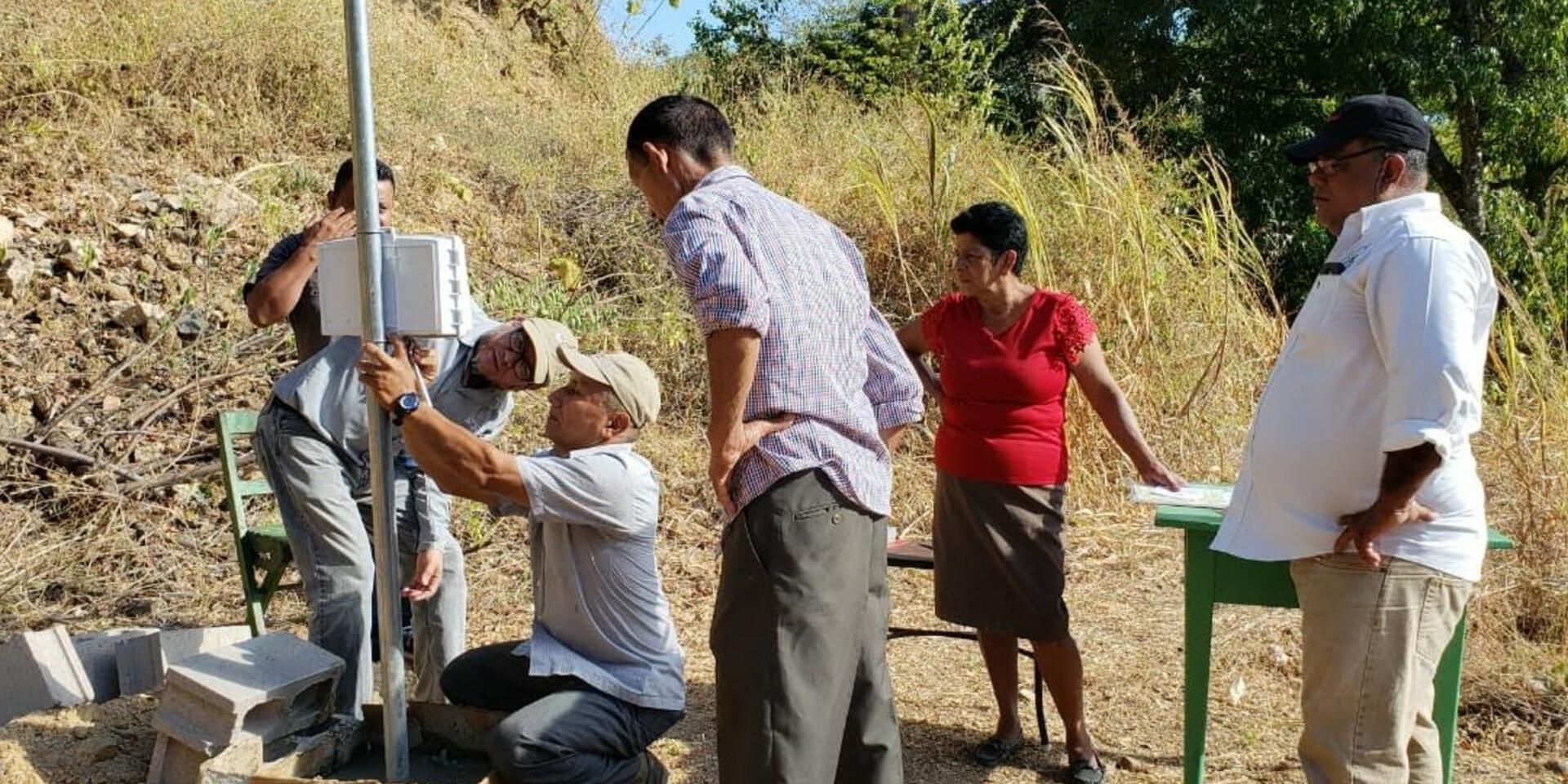 El CIAT instala modernas estaciones meteorol&oacute;gicas en Choluteca, Honduras