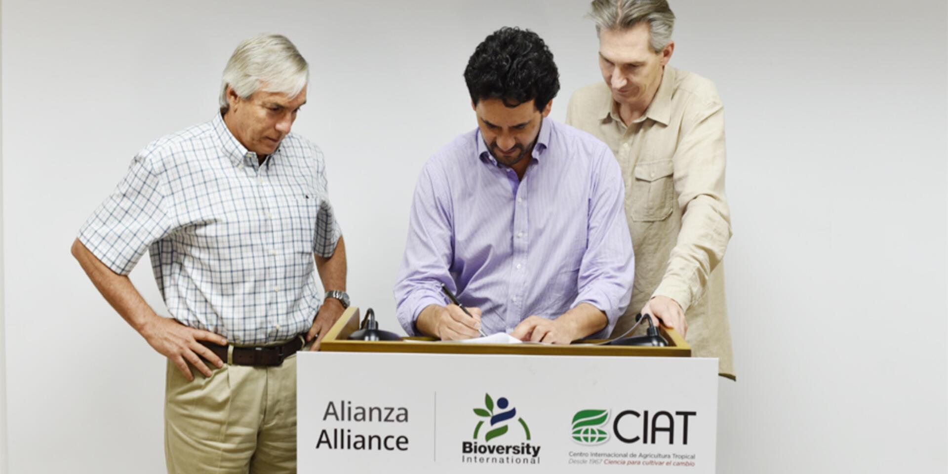 En marcha, plan para fortalecer el sector agropecuario en Colombia y al servicio de la regi&oacute;n