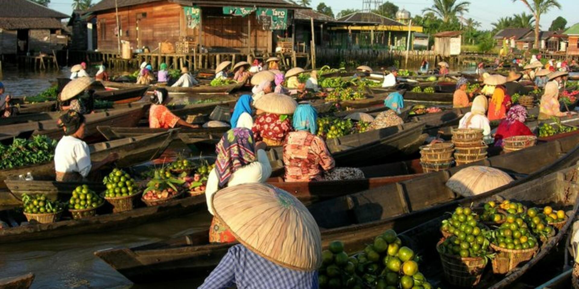 A measure of diversity from production to diets: The value of an Agrobiodiversity Index