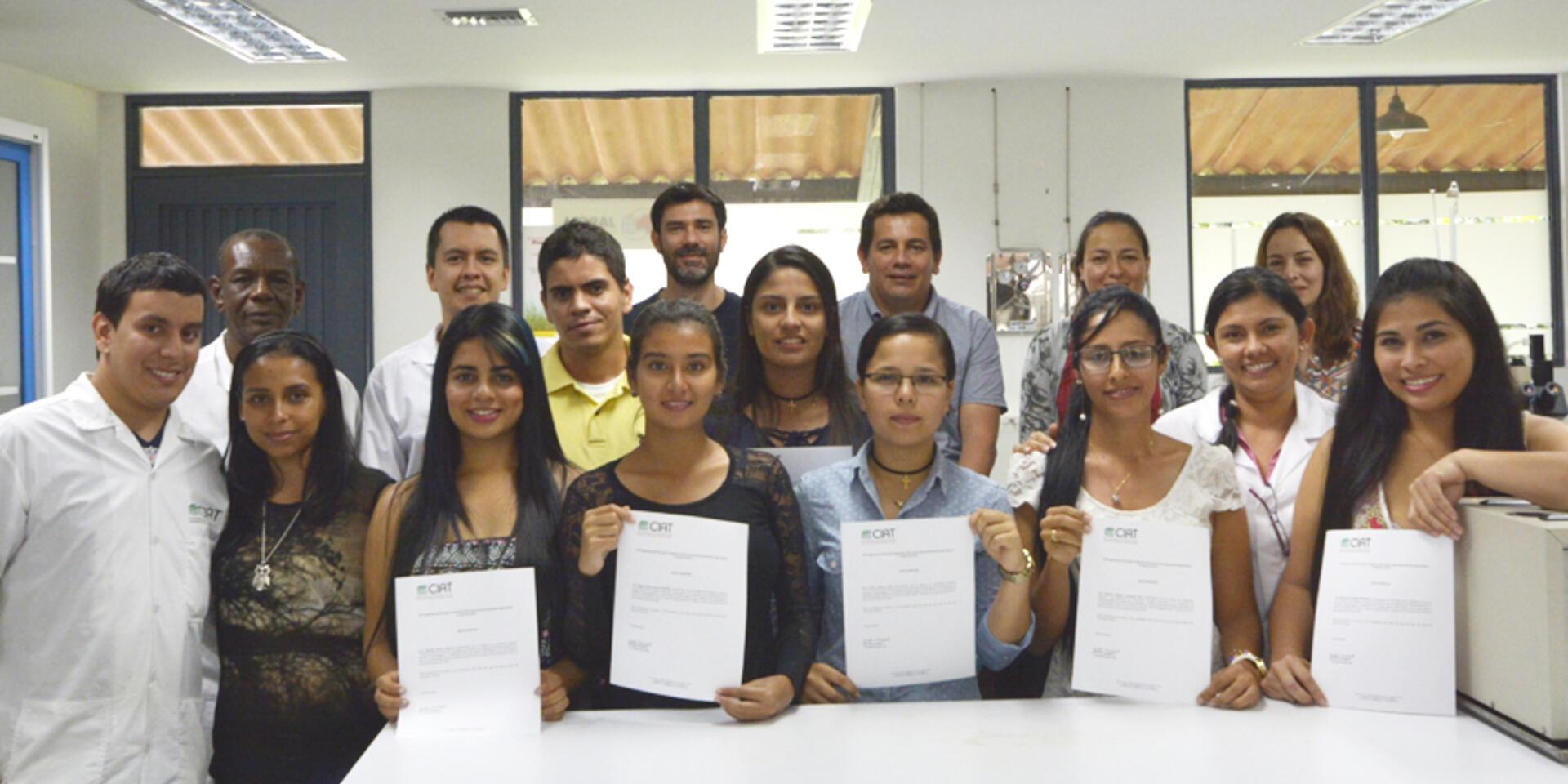Laboratorios de Forrajes Tropicales y Suelos, de puertas abiertas al intercambio de conocimientos