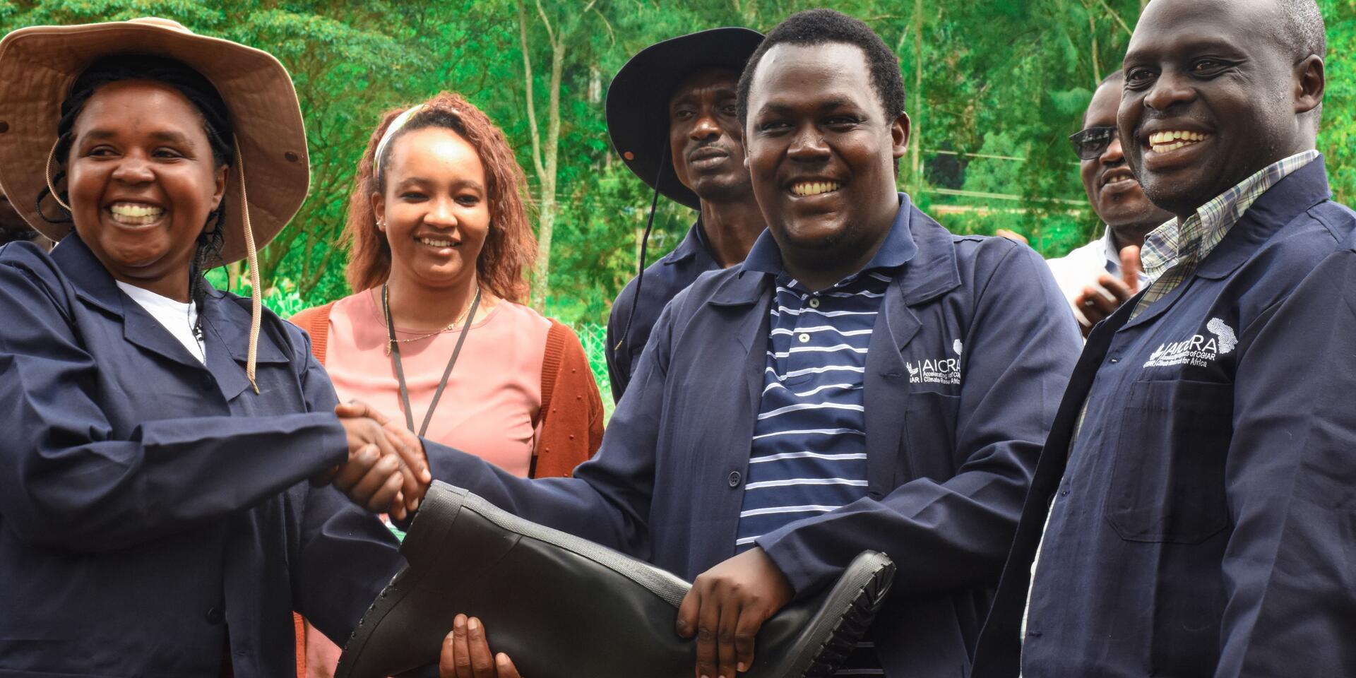 Engaging Small Scale Farmers in Environmental & Social Safeguards Sensitization - Alliance Bioversity International - CIAT