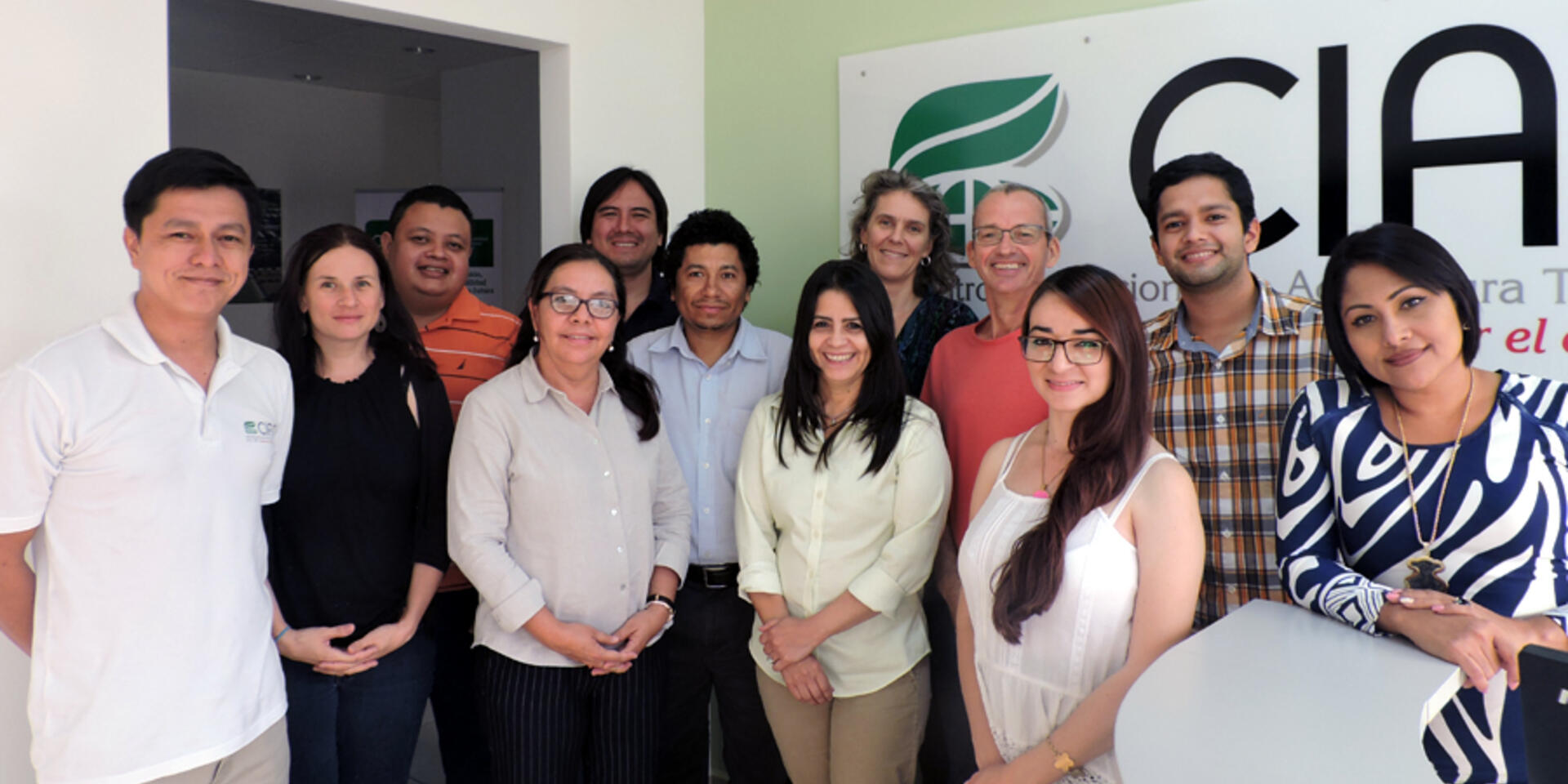 El equipo CIAT en Centroam&eacute;rica, logros cient&iacute;ficos con impacto social