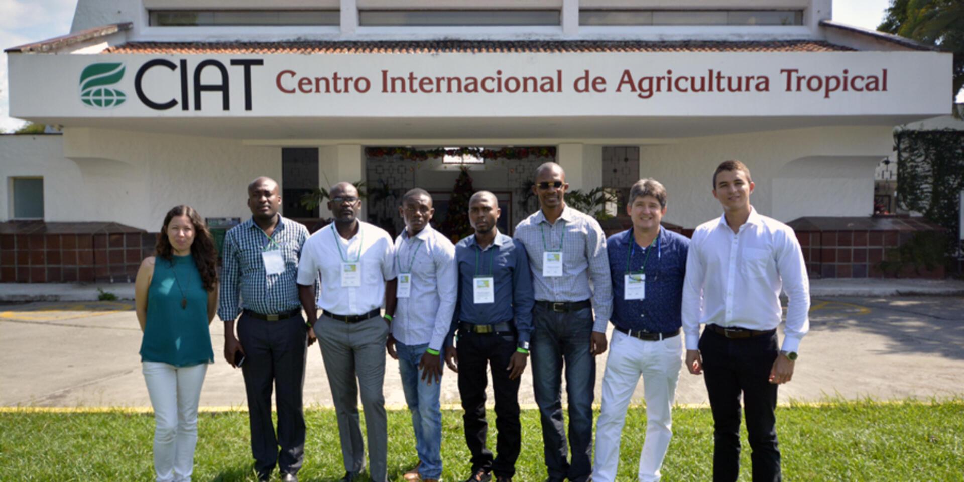Taller de mapeo digital para mejorar la informaci&oacute;n de suelos en Hait&iacute;