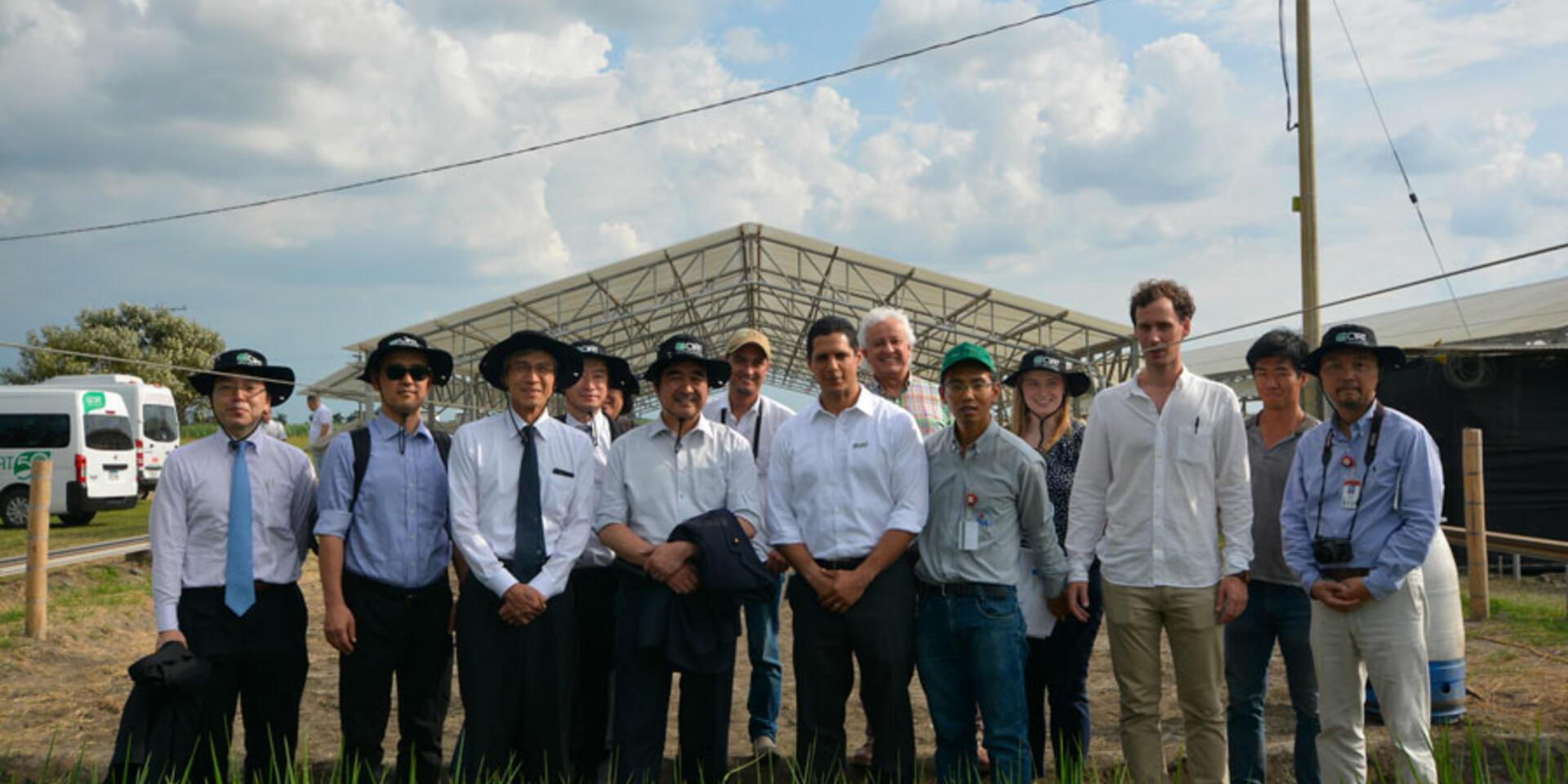 Investigaci&oacute;n del CIAT sorprende a delegaci&oacute;n japonesa liderada por Ministro