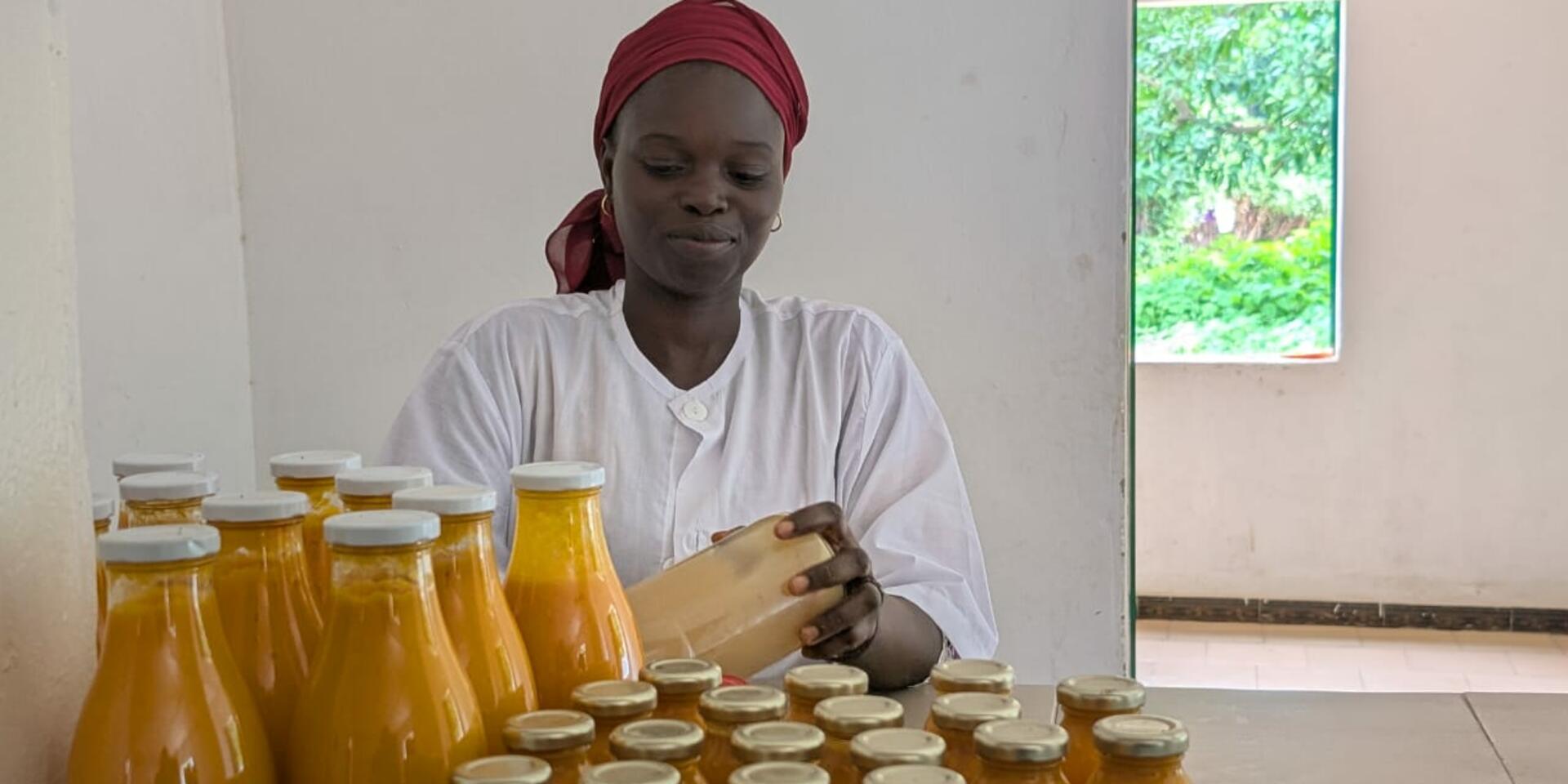 Selling to feed, adapting to survive: the key role of traditional markets in Senegal 