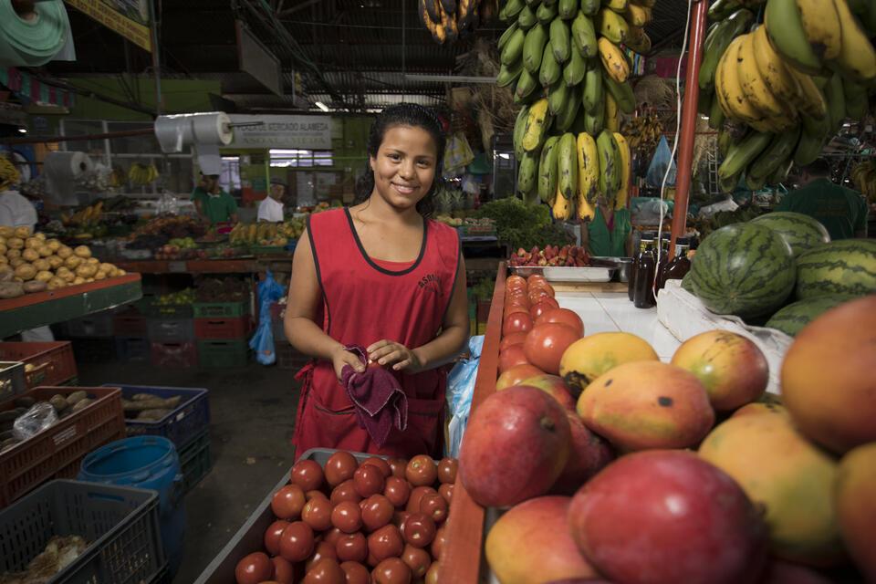In Cali, eating healthy is a challenge that many families can't afford