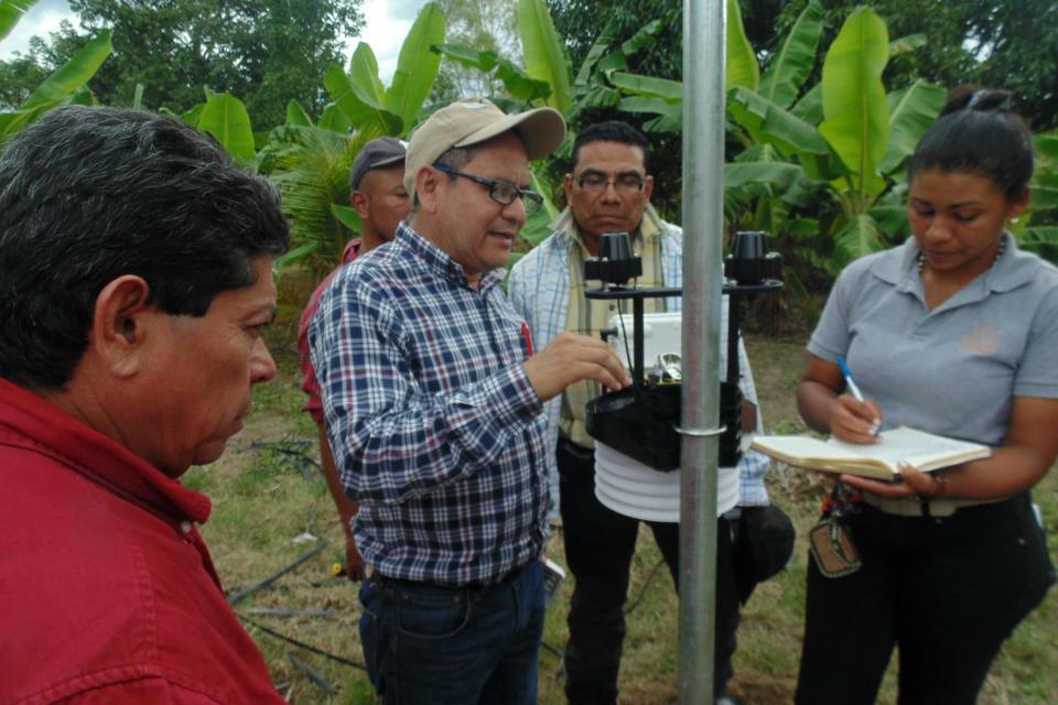 Monitoreo agroclim&aacute;tico participativo para rescatar la producci&oacute;n agr&iacute;cola del Corredor Seco centroamericano