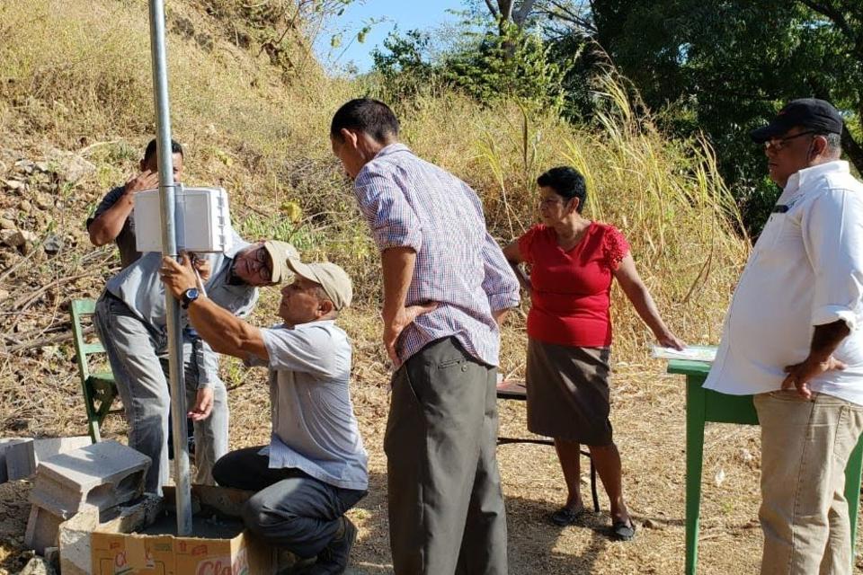 El CIAT instala modernas estaciones meteorológicas en Choluteca, Honduras