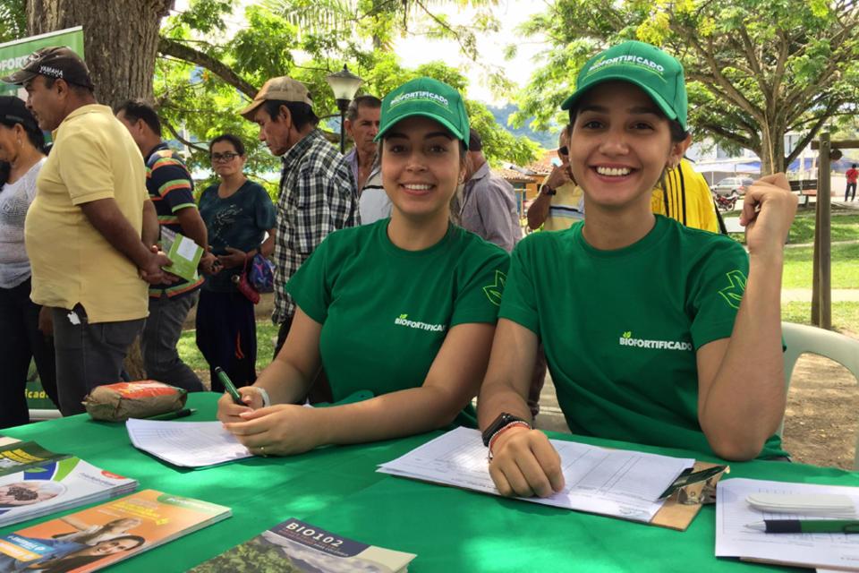 La caravana de los biofortificados llegó a la zona rural de Tuluá para entregar semillas de cultivos más nutritivos