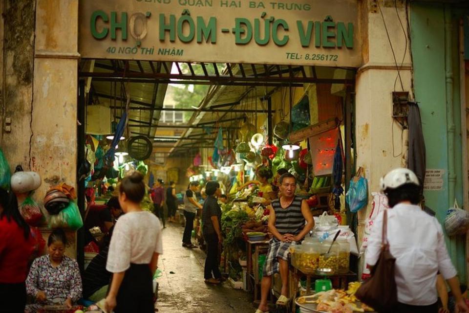Playing chess with a pigeon – food safety, food security and obesity in Vietnam