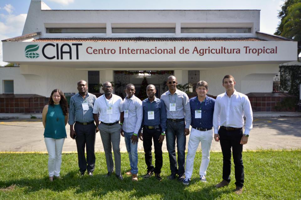 Taller de mapeo digital para mejorar la información de suelos en Haití
