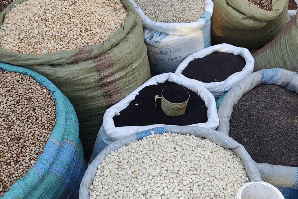 Stimulating Demand for Safer Foods in Informal Grain Markets  - Alliance Bioversity International - CIAT