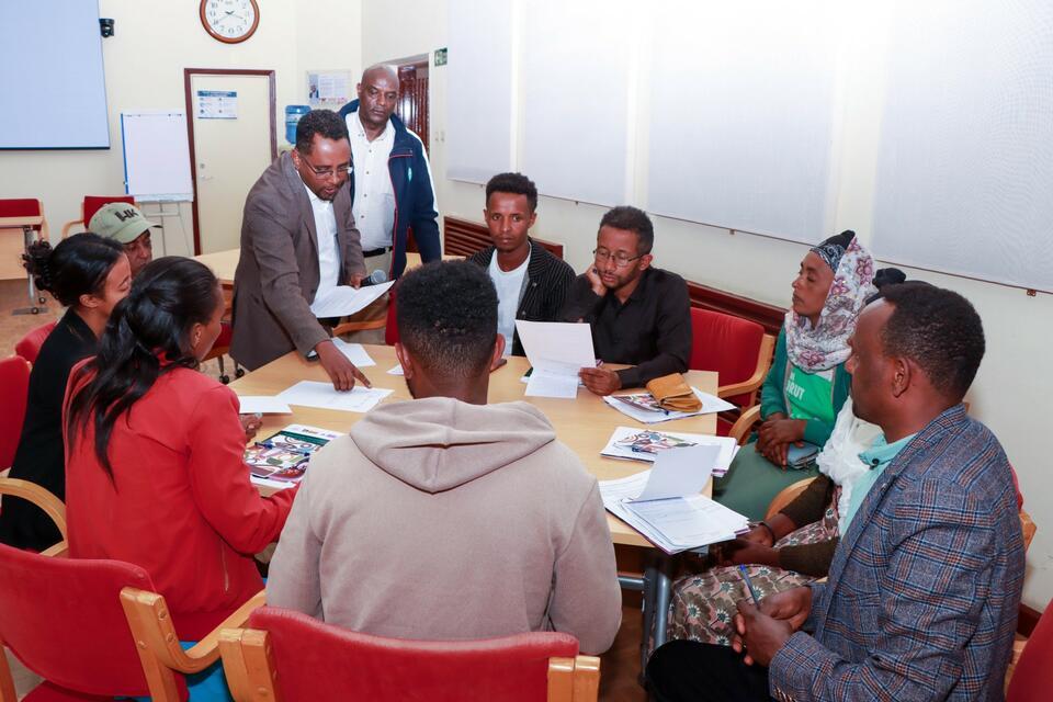 What works in gender-transformative innovation bundling? Evidence from learning labs in Ethiopia 